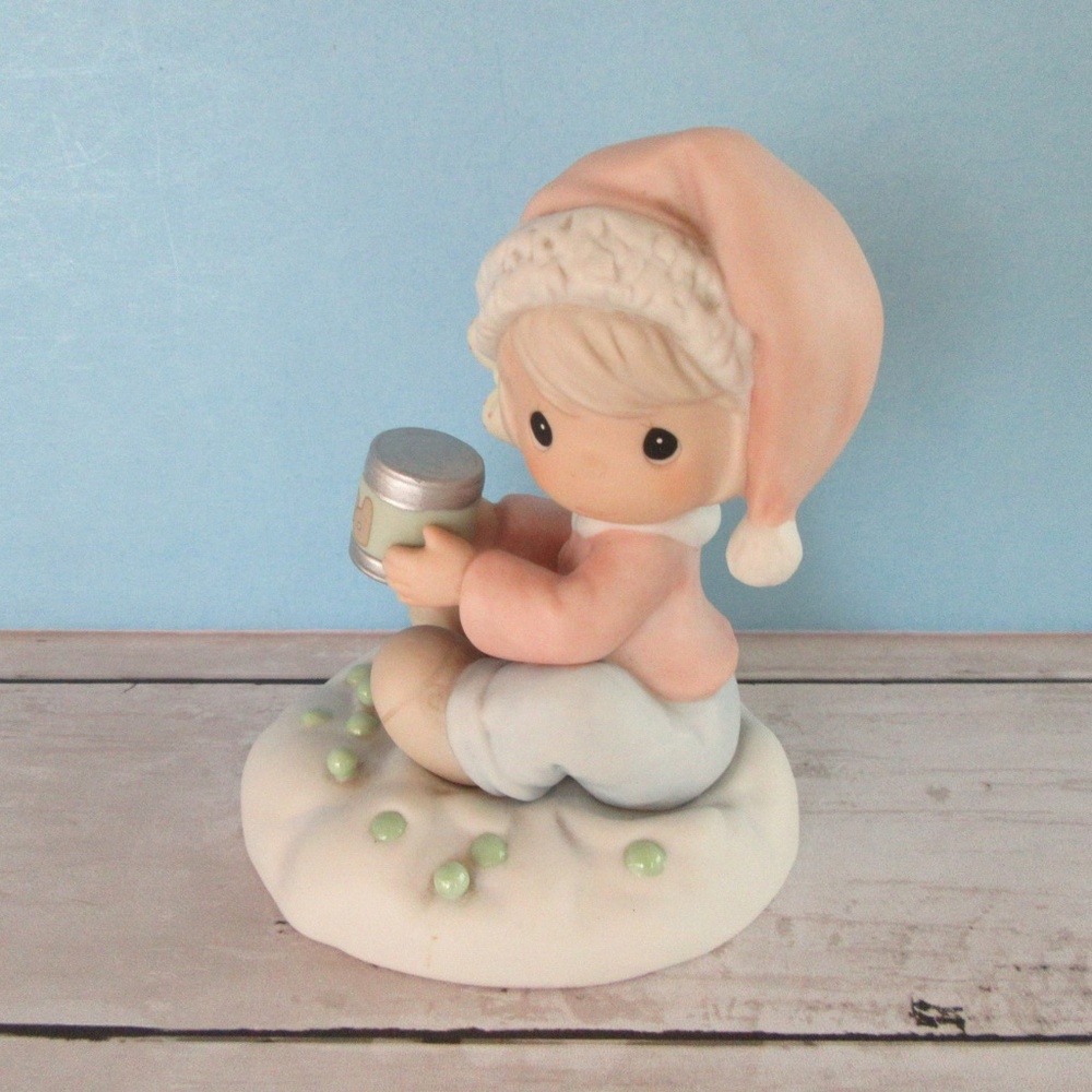 "Peas On Earth" Christmas figure Precious Moments